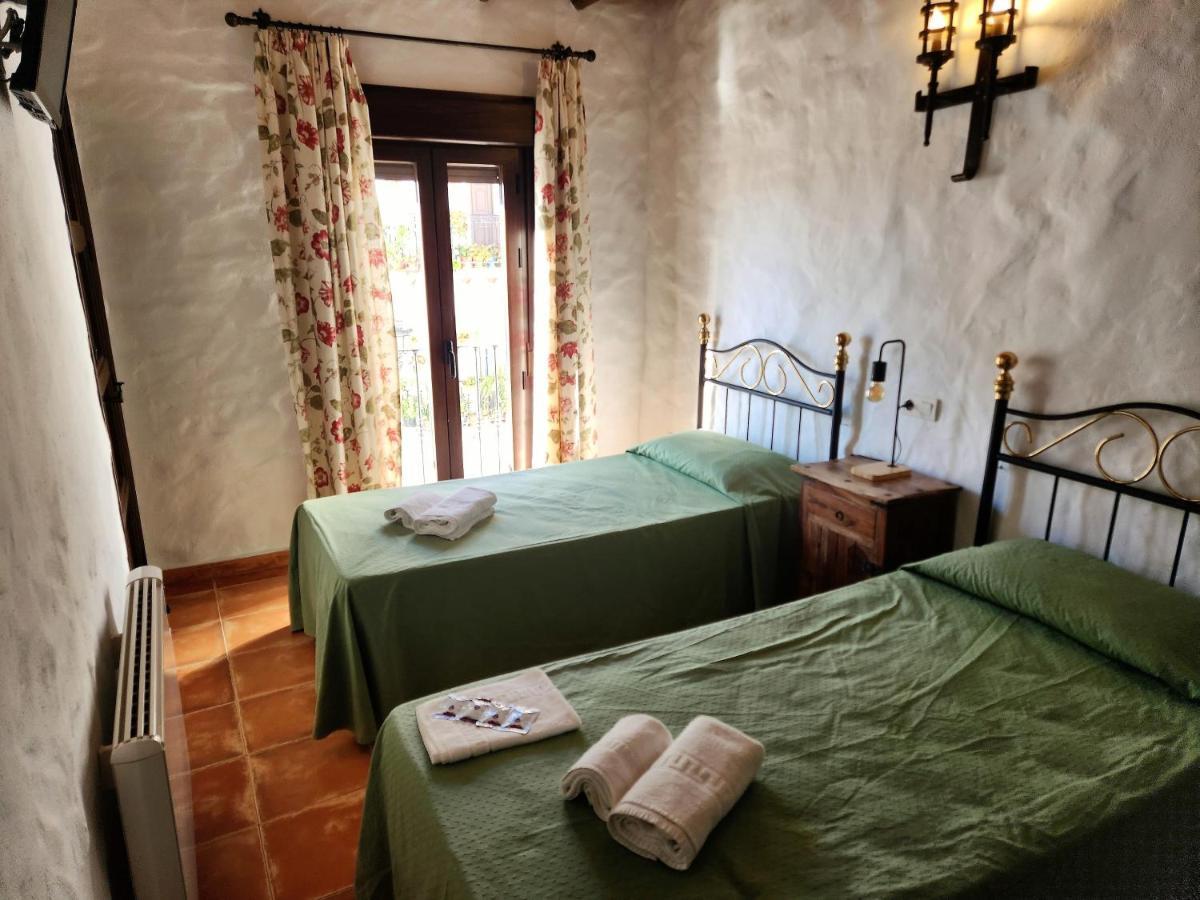 Posada La Plaza Canillas de Albaida Eksteriør billede